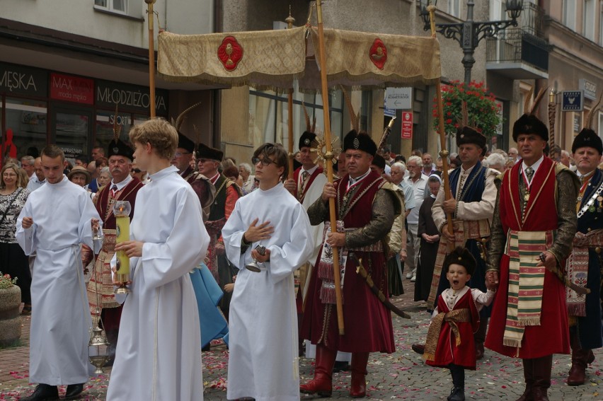 Ulicami Gorlic przeszły procesje z okazji Bożego Ciała