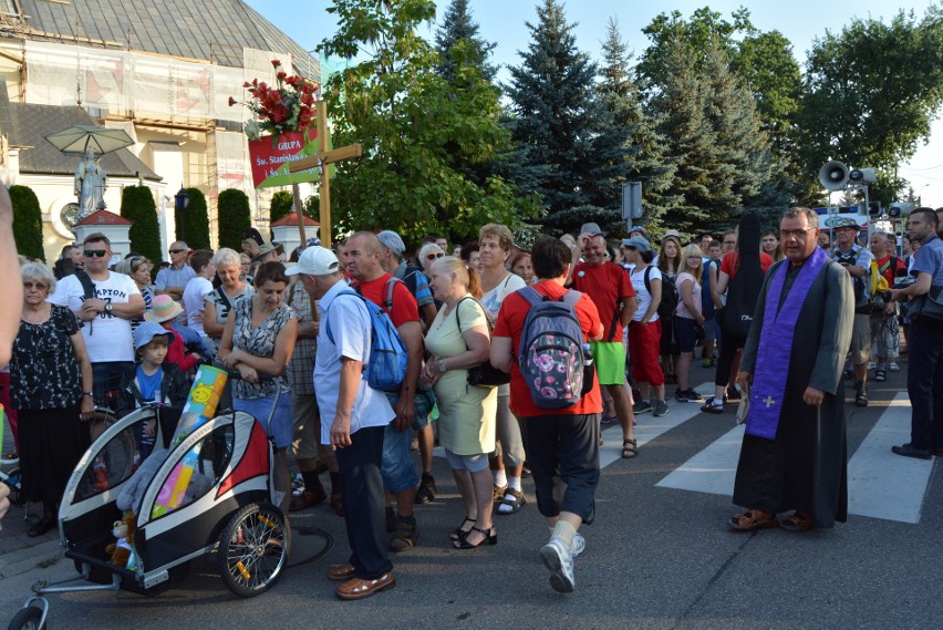 Czwartek 1 sierpnia. Ok. godz. 7.00 spod kościoła farnego w...