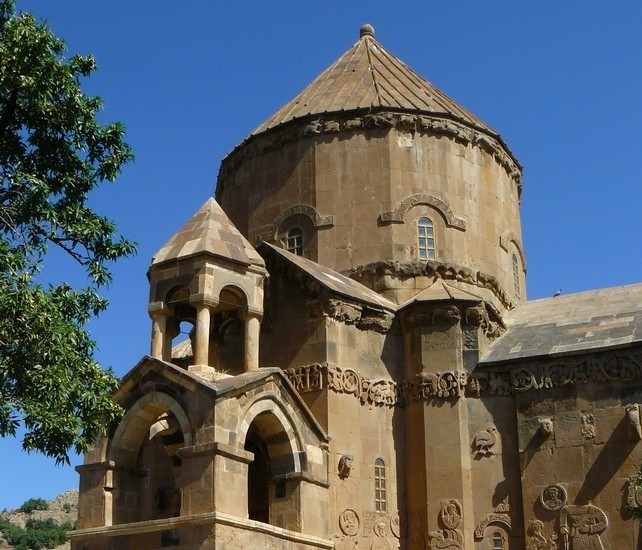 Ahtamar: Wieża katedry