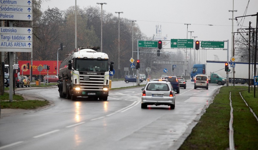 Przebudowa ul. Aleksandrowskiej w Łodzi. Pozostanie jedna jezdnia z dwoma pasami ruchu [ZDJĘCIA]