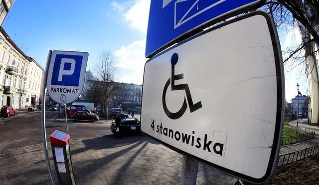 W Bydgoszczy nie brakuje miejsc, gdzie niepełnosprawni mogą zaparkować auto