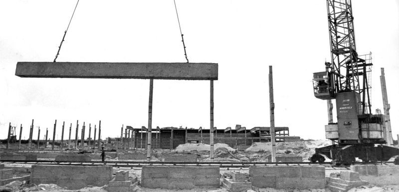 Lipiec 1977 r. Trwa wielka budowa mleczarni w Grajewie