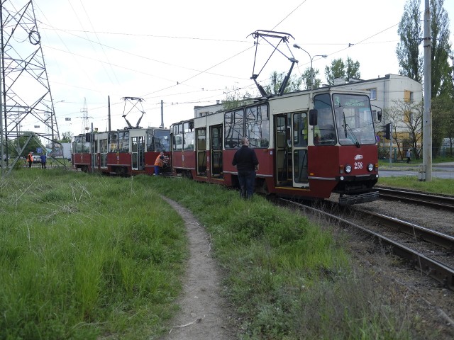 Przy Wschodniej wykoleił się tramwaj [ZDJĘCIA]