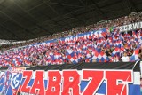Deszcz serpentyn i las flag kibiców Górnika Zabrze na meczu z ŁKS Łódź. Zobaczcie zdjęcia i wideo