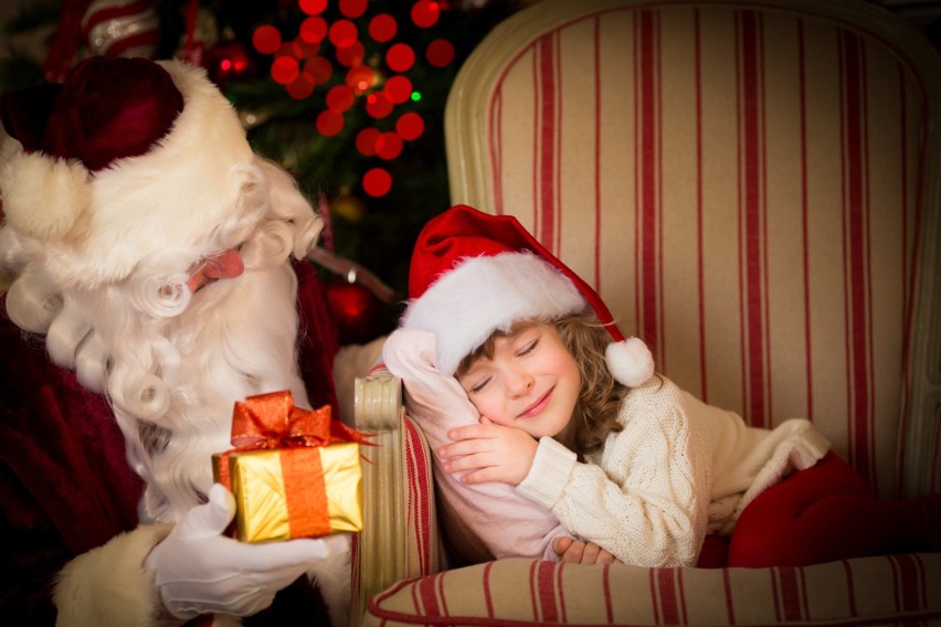 Rozmawiając z dzieckiem o świętym Mikołaju warto opowiedzieć...