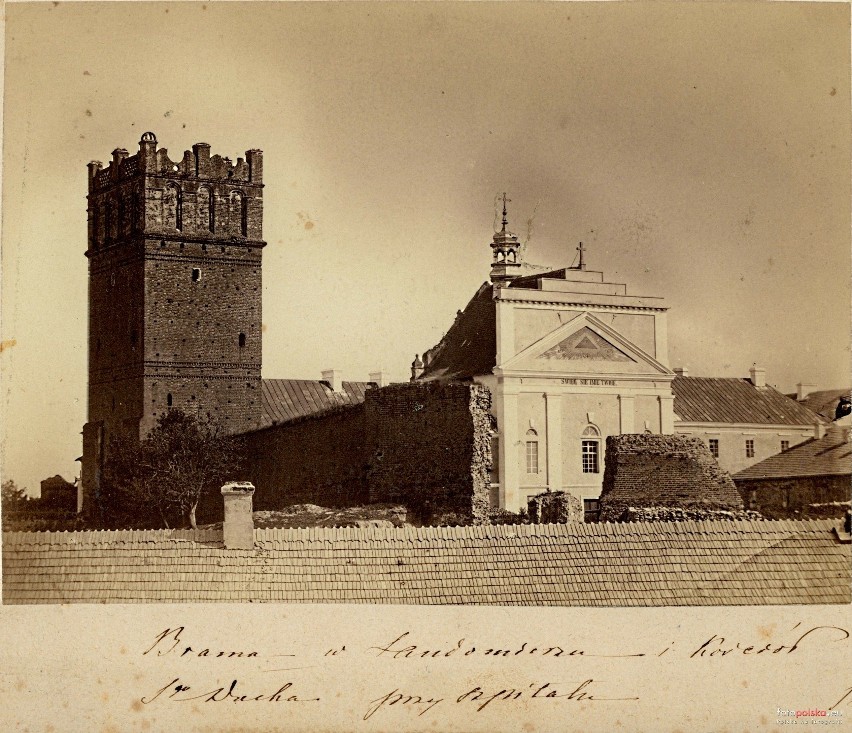 1872 , Brama Opatowska, kościół św. Ducha i szpital (obecnie...