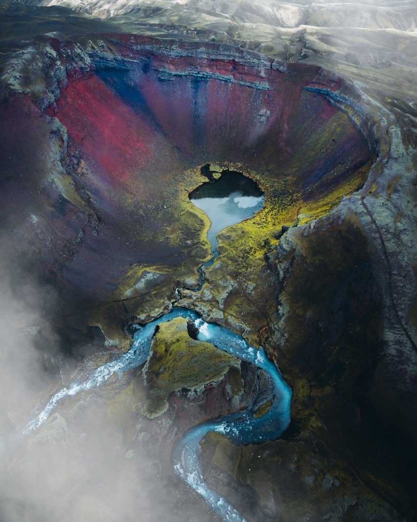 Dron uchwycił piękno islandzkich gór i dolin, a autor...