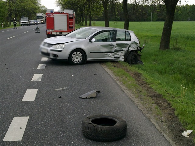 Karambol na krajowej 8 w okolicy miejscowości Guty - Bujno...