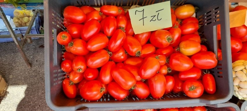 Owoce i warzywa na giełdzie w Sandomierzu. Jakie ceny? [ZDJĘCIA]