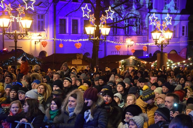 Święta na Starówce w Bielsku-Białej to jedne z najpiękniejszych wydarzeń w mieście. Tak bielski Rynek wyglądał w 2019 r.