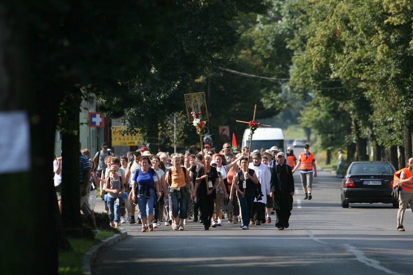 Pielgrzymka Zagłębiowska w drodze na Jasną Górę w 2011