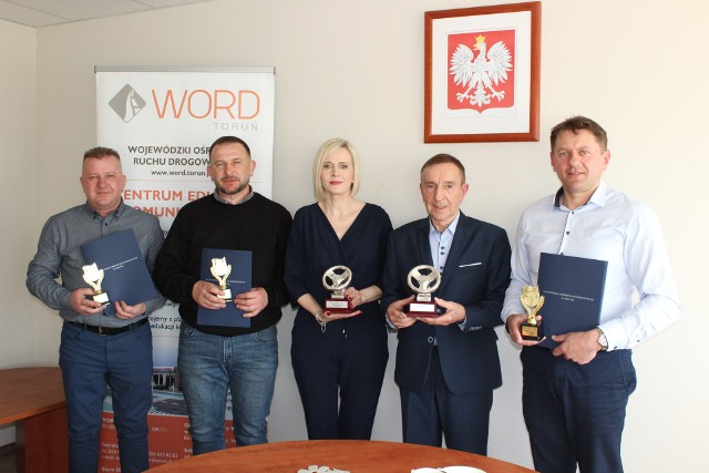 Laureaci konkursu Wojewódzkiego Ośrodka Ruchu Drogowego w Toruniu pod nazwami „Instruktor Roku 2022” i „Ośrodek Roku 2022”