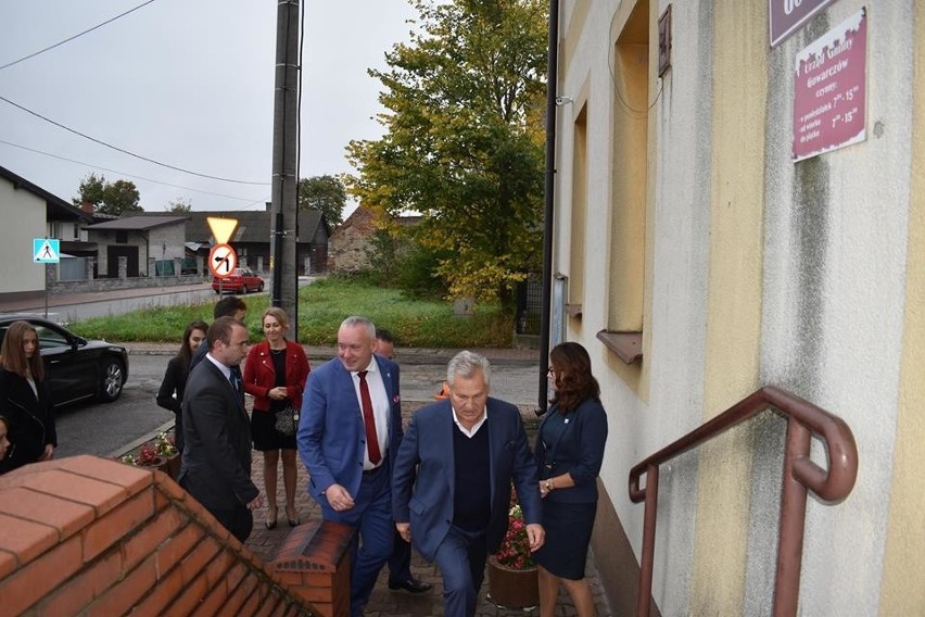 Prezydent Aleksander Kwaśniewski odwiedził Gowarczów [ZDJECIA]
