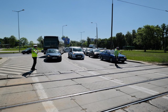 Kierowcy przejeżdżający przez Rondo Rataje muszą spodziewać się utrudnień: trwają tu prace związane z remontem sieci wodociągowej i kanalizacji sanitarnej.