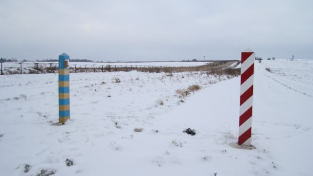 Tylko na niewielkim odcinku granicy polsko - ukraińskiej zachował się posowiecki płot, tzw. sistema.