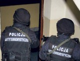 Tajemnicza akcja policji: Funkcjonariusze wkroczyli do kilku mieszkań w Poznaniu