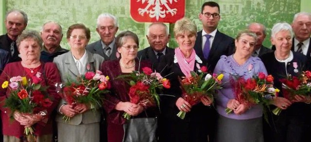 Dla jubilatów obchodzących złote gody, były kwiaty i medale