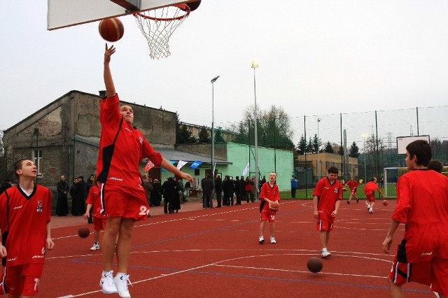 Przemyskie "Orliki" , jak ten przy Juvenii cieszą się sporym zainteresowaniem młodzieży. Podobnie będzie przy SP 6.