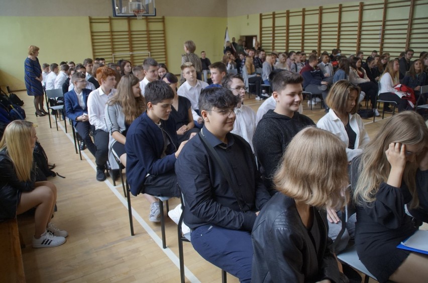 Zespół Szkół Ogólnokształcących i Technicznych w Lipsku świętował Dzień Edukacji Narodowej oraz Dzień Patrona (ZDJĘCIA)