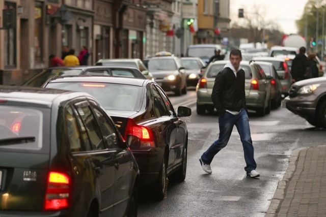 Leśnica , korki są zmorą mieszkańców którzy zaciekle walczą o budowę obwodnicy