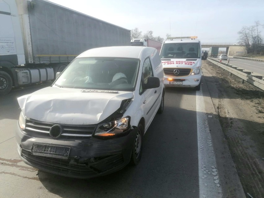 Wypadek na A4 i utrudnienia pod Wrocławiem. Rośnie korek na autostradzie [ZDJĘCIA]