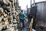 Retorty. Tradycyjne wypalanie węgla drzewnego w Bieszczadach