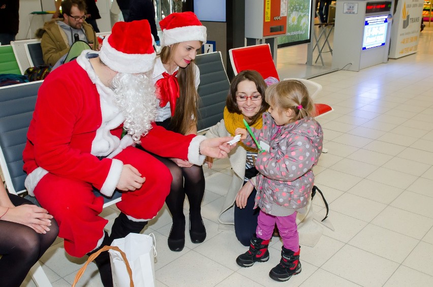 Mikołaj na lubelskim lotnisku.