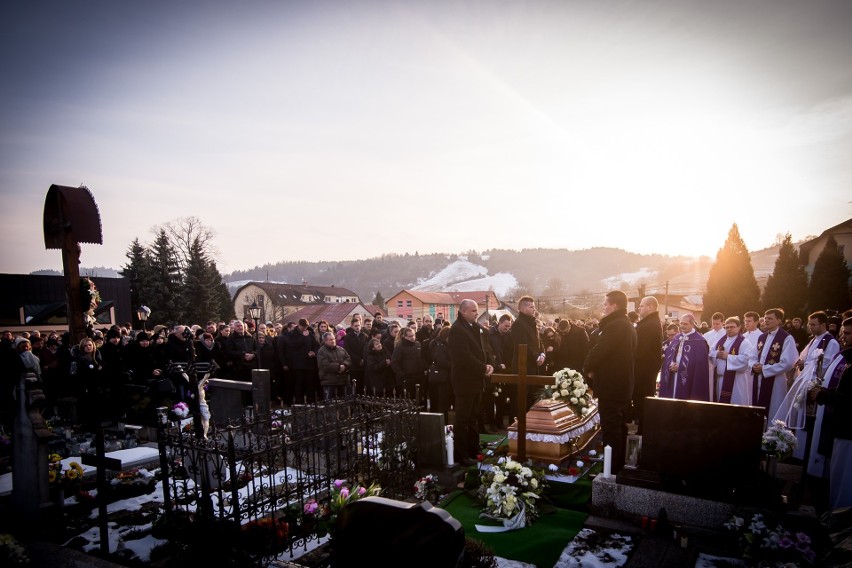Słowacja: Pogrzeb dziennikarza Jana Kuciaka [ZDJĘCIA] Abp Stanislav Zvolensky: Co swoją władzą robią ci, którym władzę tę powierzyliśmy?