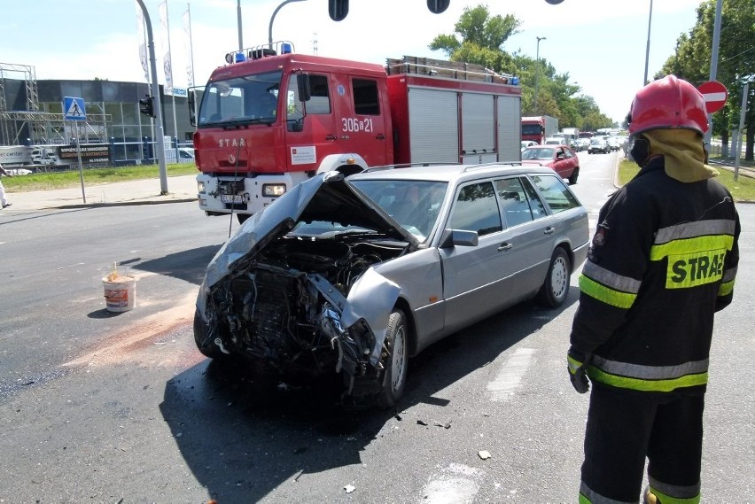 Wypadek an skrzyżowaniu Pabianickiej i 3 Maja