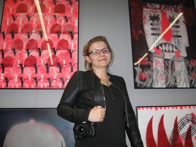 Monika Grubizna pochodzi z Gorzowa, a studia doktoranckie robi w Toruniu. Graficzka, ilustratorka i animatorka kultury swoje prace w Opolu pokazuje po raz pierwszy.