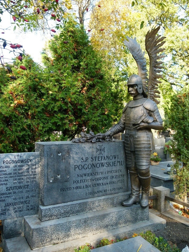 Na cmentarzu w Łodzi przy ul. Ogrodowej jest grób Stefana...