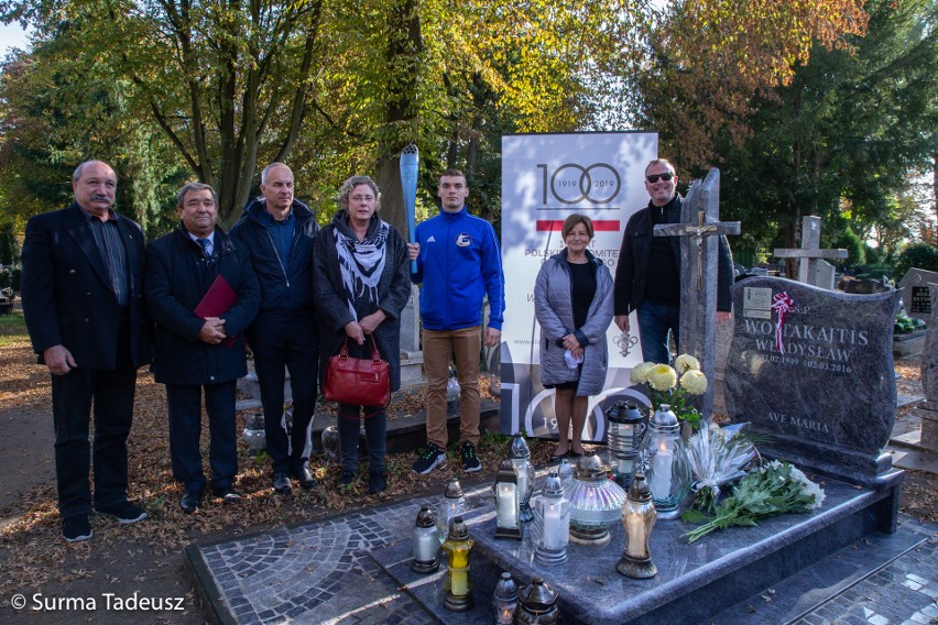 Uroczystość odsłonięcia tabliczki pamiątkowej była 12...