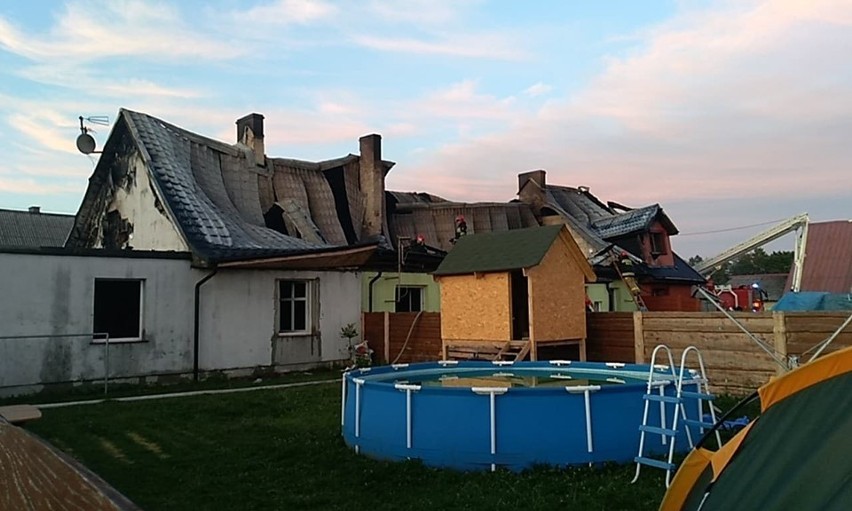 Duży pożar budynku mieszkalnego w Karznicy w gminie...