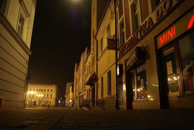 Sprawca napadu na kantor w Rybniku ma ok. 37-40 lat. Trwa policyjna obława. Zdjęcie zostało rozesłane do wszystkich jednostek policji