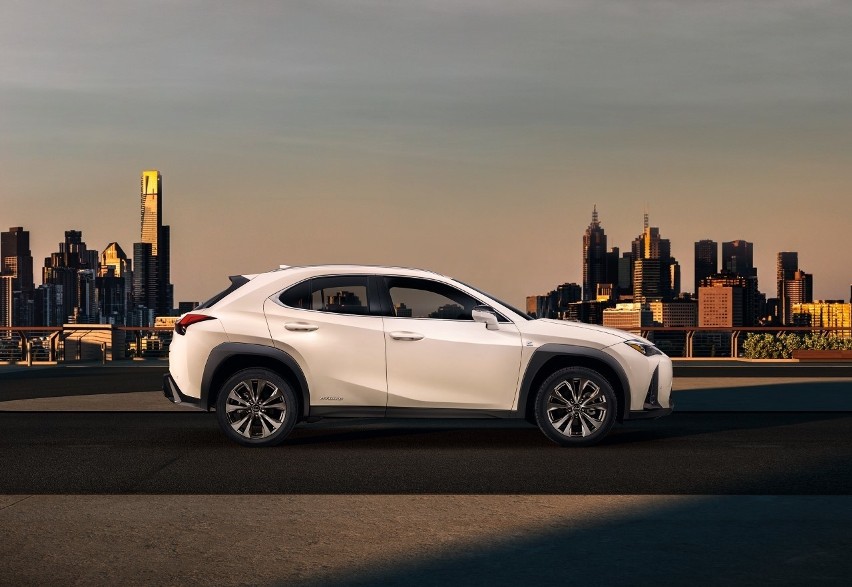 Lexus UX...