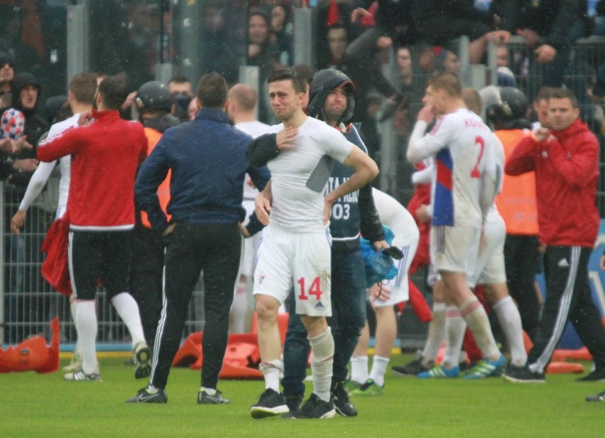 Górnik Zabrze spadł do 1. ligi po remisie 1:1 z Termalicą w...