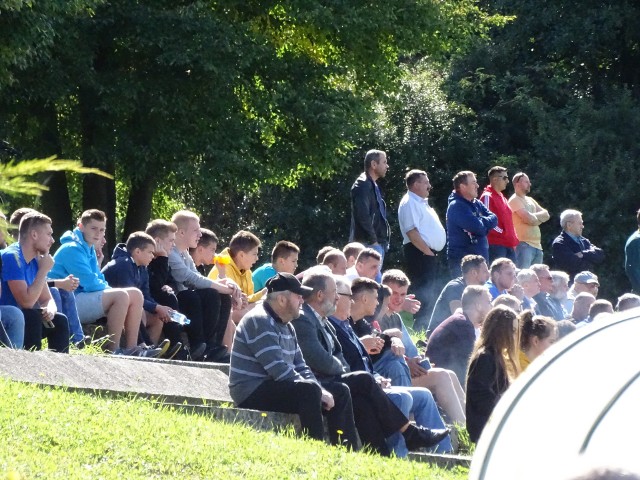 Wisłok Krościenko Wyżne zremisował u siebie 1:1 LKS-em Haczów w meczu klasy A2 Krosno. Goście uratowali remis w końcówce meczu. Dla to drugi punkt w tym sezonie. Bramki zdobywali K. Ekiert (75 min) i Bryś (88 min).