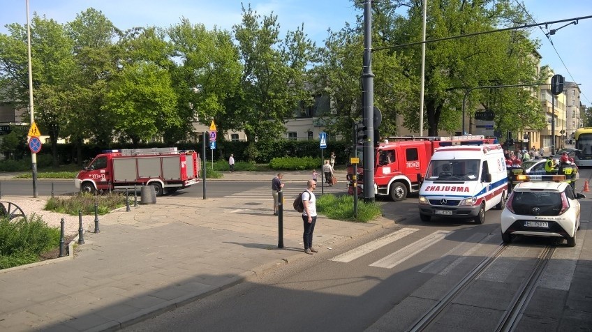 Wypadek skutera z samochodem osobowym na Gdańskiej! Ruch utrudniony [zdjęcia]