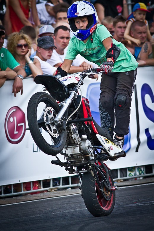 Akrobaci na motocyklach. Plus Stunt Grand Prix 2013 w Bydgoszczy