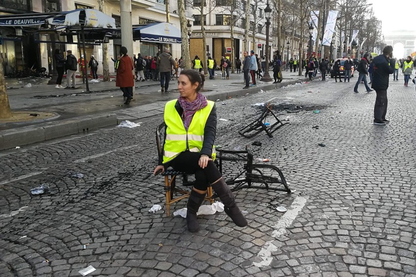 Francja: Brutalna policja i "żółte kamizelki". Zamieszki w Paryżu 16.03.2019 [ZDJĘCIA] Protesty trwają już czwarty miesiąc [WIDEO]