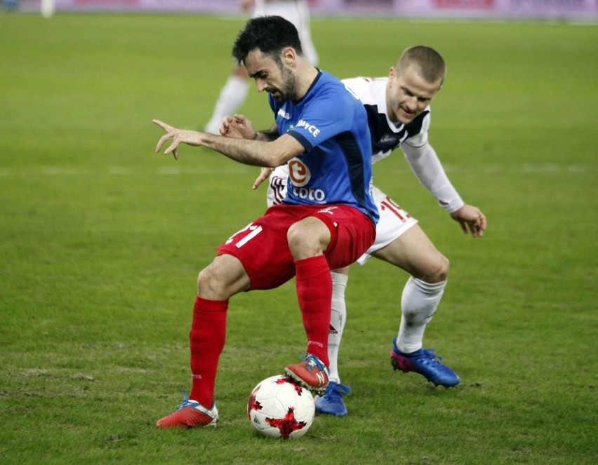 Piast Gliwice przegrał z Wisłą Kraków 1:2 w ostatniej...