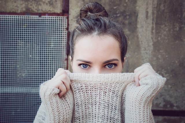Wyglądaj modnie i szykownie. Jakie swetry będą na topie tej zimy? | Głos  Wielkopolski