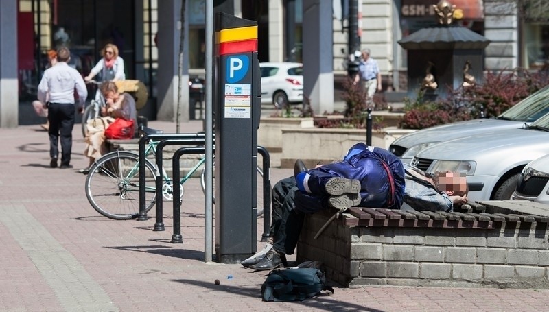 Na pl. Wolności jak na Riwierze - dzień drugi. Bez zmian