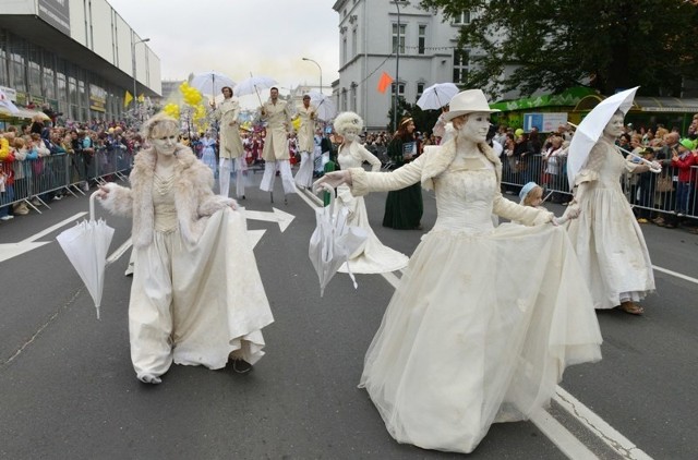 Program Winobrania liczy ponad 40 stron. Nic dziwnego, że niektórych aż zamurowało ze zdziwienia. Sam korowód przyciąga co roku tłumy zielonogórzan i gości. I zadziwia pomysłami