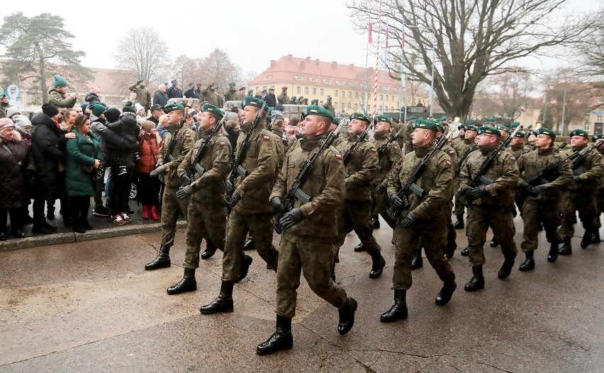 Kierunek Afganistan! Dziś pożegnaliśmy "misjonarzy" w koszarach "Błękitnej" brygady [ZDJĘCIA, WIDEO]    