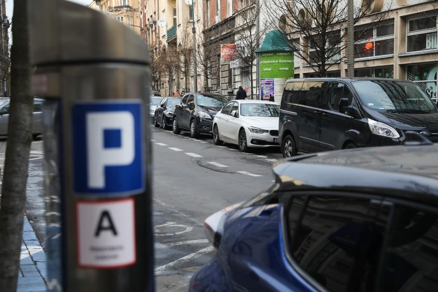 Prezydent Krakowa na początku roku wraca do tematu podwyżek cen biletów MPK i opłat za parkowanie. Radni są przeciwni