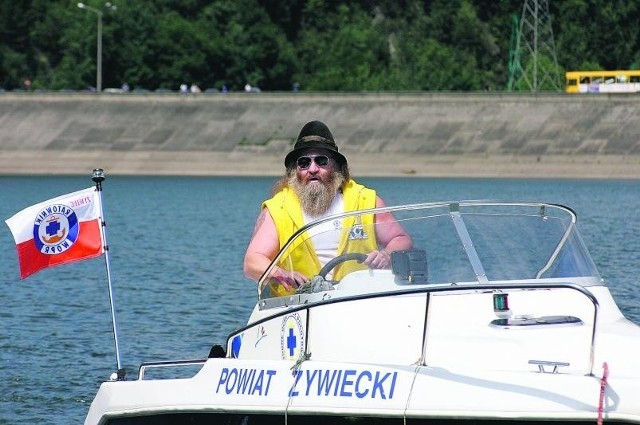 Bez wsparcia policji nia damy rady zaprowadzić porządku na jeziorze ? mówi szef żywieckiego WOPR Jerzy Ziomek