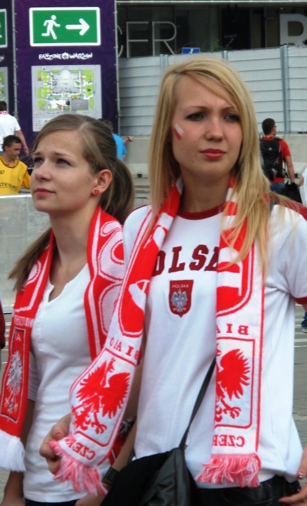 Kobiety też dopingują Biało-czerwonych przed meczem z Rosją