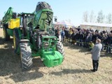 Widowiskowy pokaz Johnego Deera. Rolnicy sprawdzali najnowocześniejsze sprzęty  [WIDEO, zdjęcia] 