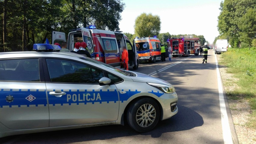 Wypadek zablokował DK 65. Trzy osoby ranne